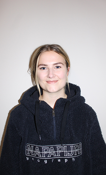 Portrait Molly Earle - 340 Pixels Wide